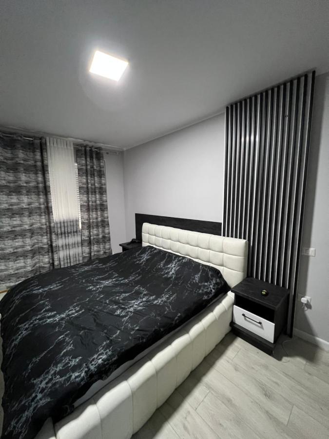090 Area Apartment Tirana Exterior photo